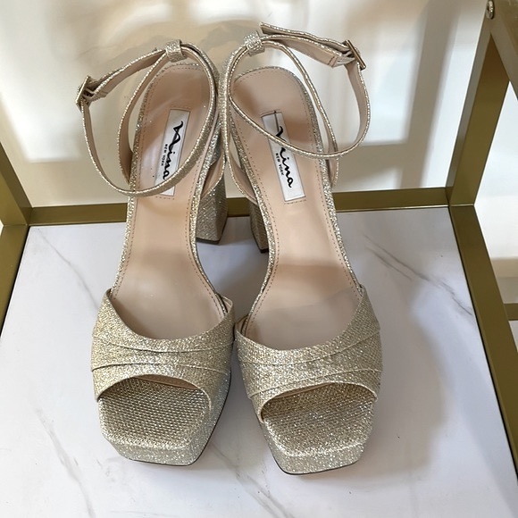 Nina Dorcas Gold Glitter Platform Sandal - Picture 2 of 13